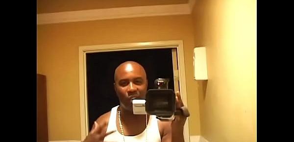  Black guy films his gorgeous wife with chocolate skin pissing in the toilet